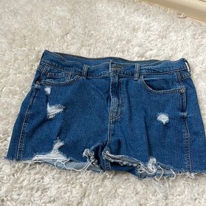 Old Navy Mid Rise Boyfriend jean shorts. Size 10.